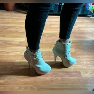 STONE COLOR HIGH HEELS